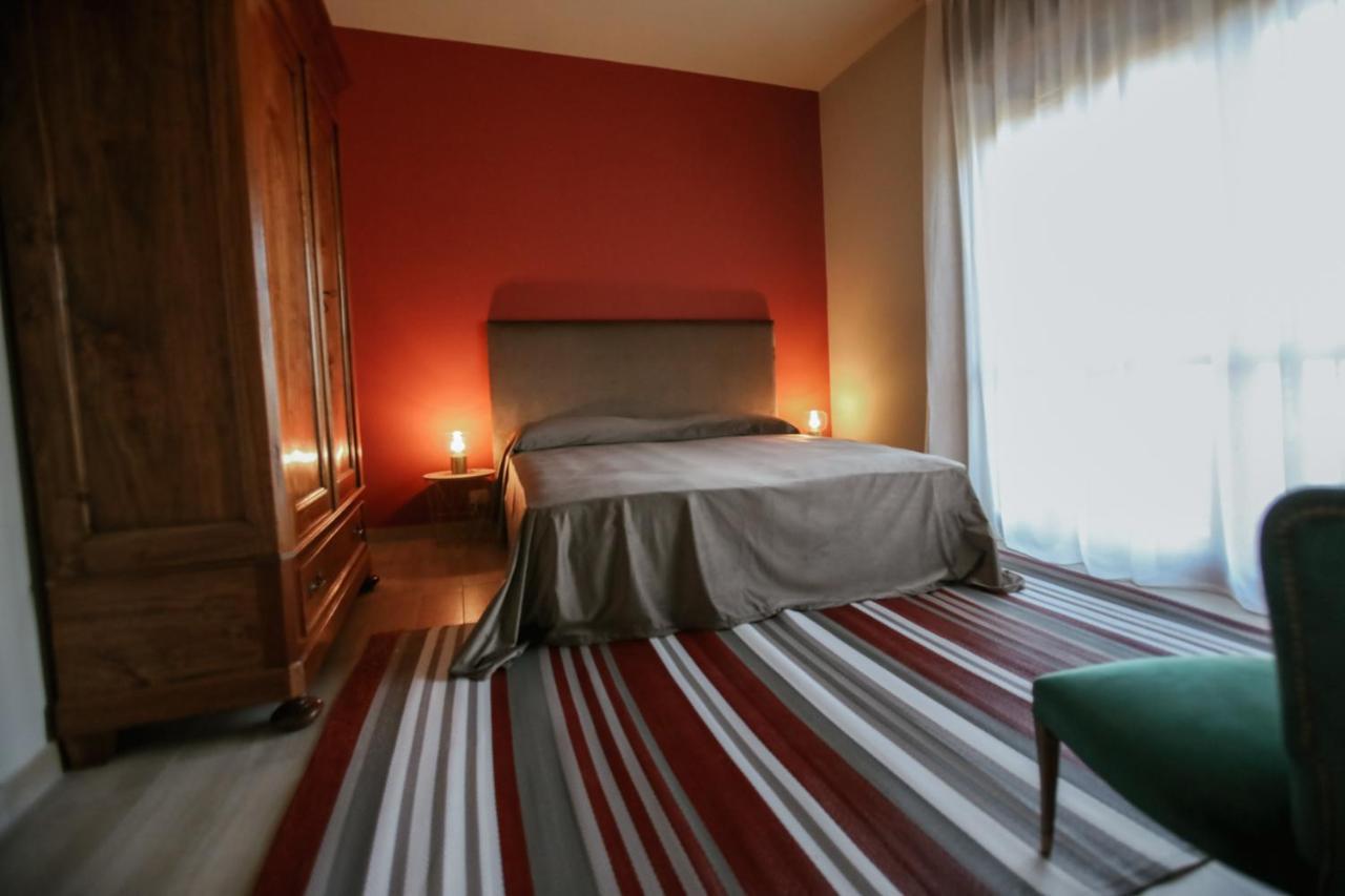 Ca'Du Lin - Jacuzzi Panzió Cisterna dʼAsti Kültér fotó